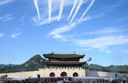 North Korean trash balloons cross border day after Seoul military parade