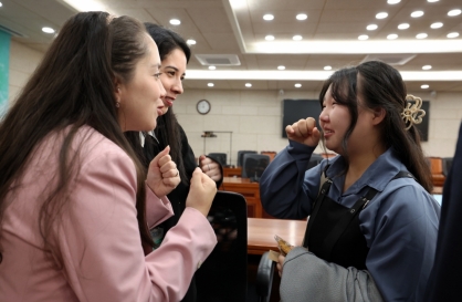 Teenage N. Korean defector shares horrific story of life in reclusive regime