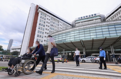 Unionized workers at Seoul Natl. Univ. Hospital decide to strike starting Oct. 31