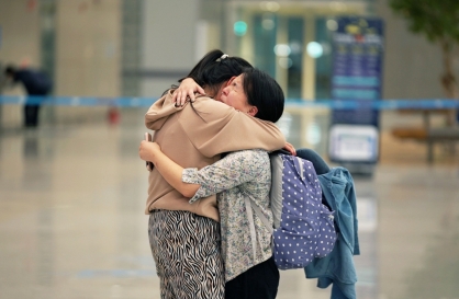 [Exclusive] Korean adoptee sisters meet for the first time in 39 years