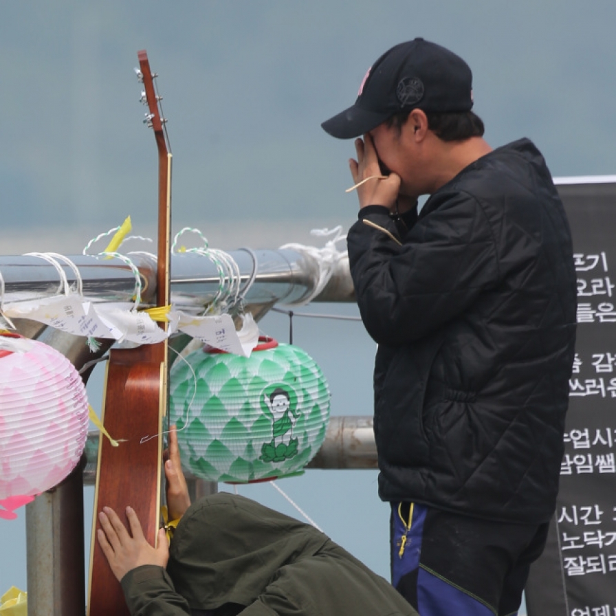 [Ferry Disaster] Ferry disaster reveals dark side of Korea’s ‘compassionate’ culture