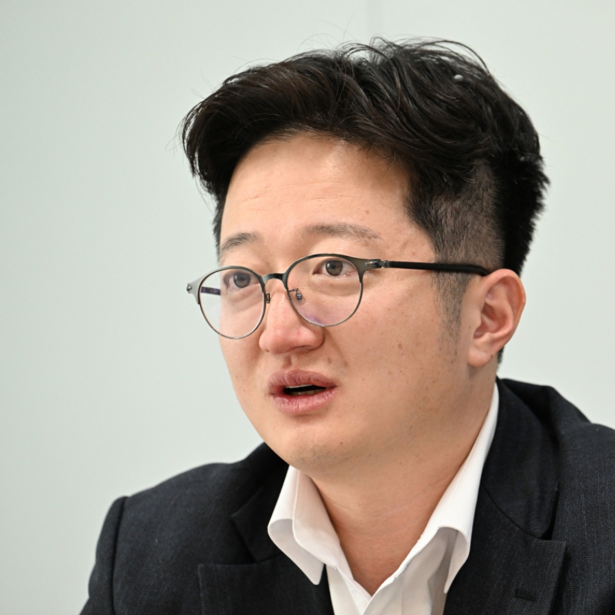 [Herald Interview] Align Partners CEO faces off against SM founder, Hybe