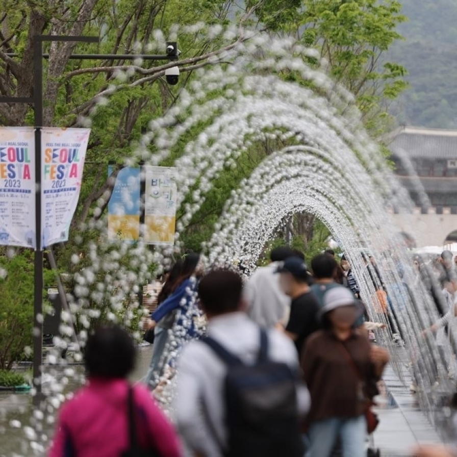 S. Korea's new COVID-19 cases above 10,000 for 2nd day amid eased virus curbs