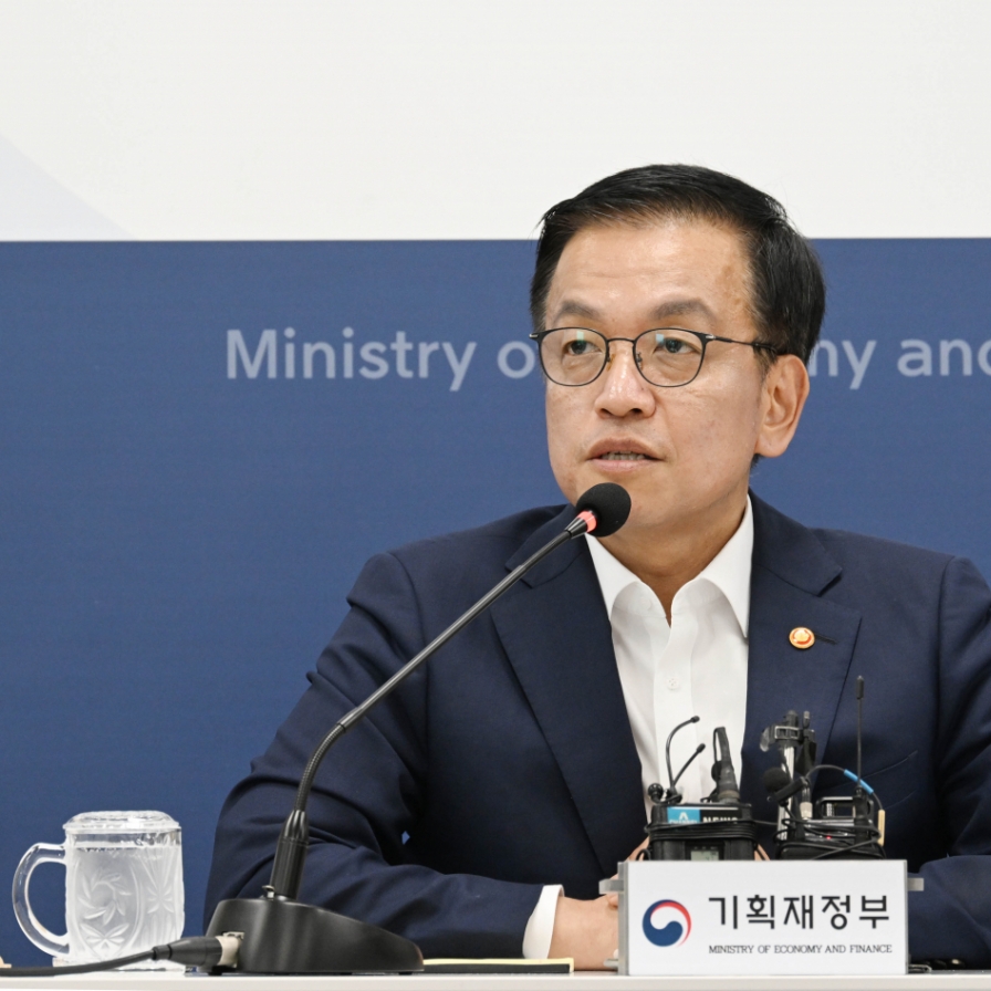 S. Korea’s finance chief in talks for China visit