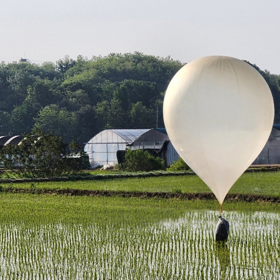 Garbage, dung cross DMZ as NK responds with balloons of its own