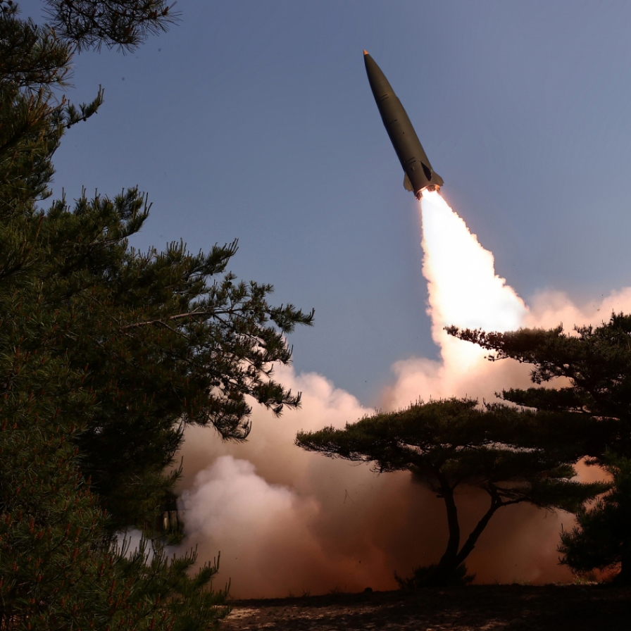 N. Korea fires around 10 short-range ballistic missiles into East Sea: JCS