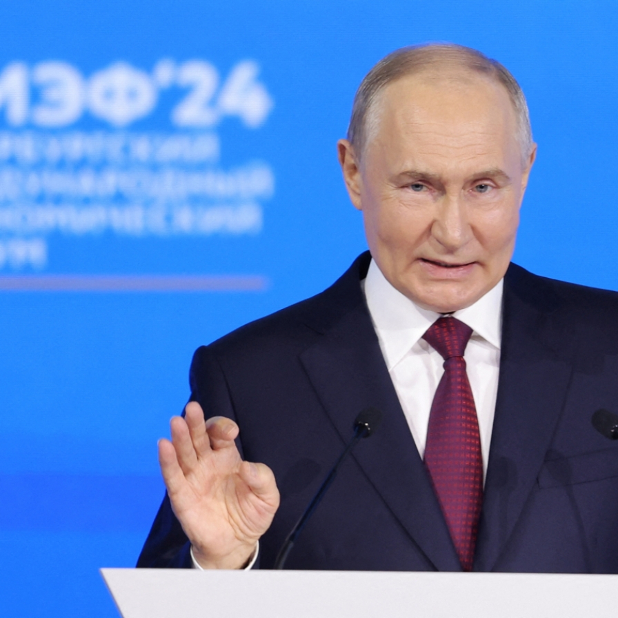 Putin calls for major expansion of Russian financial markets, cutting use of Western currencies