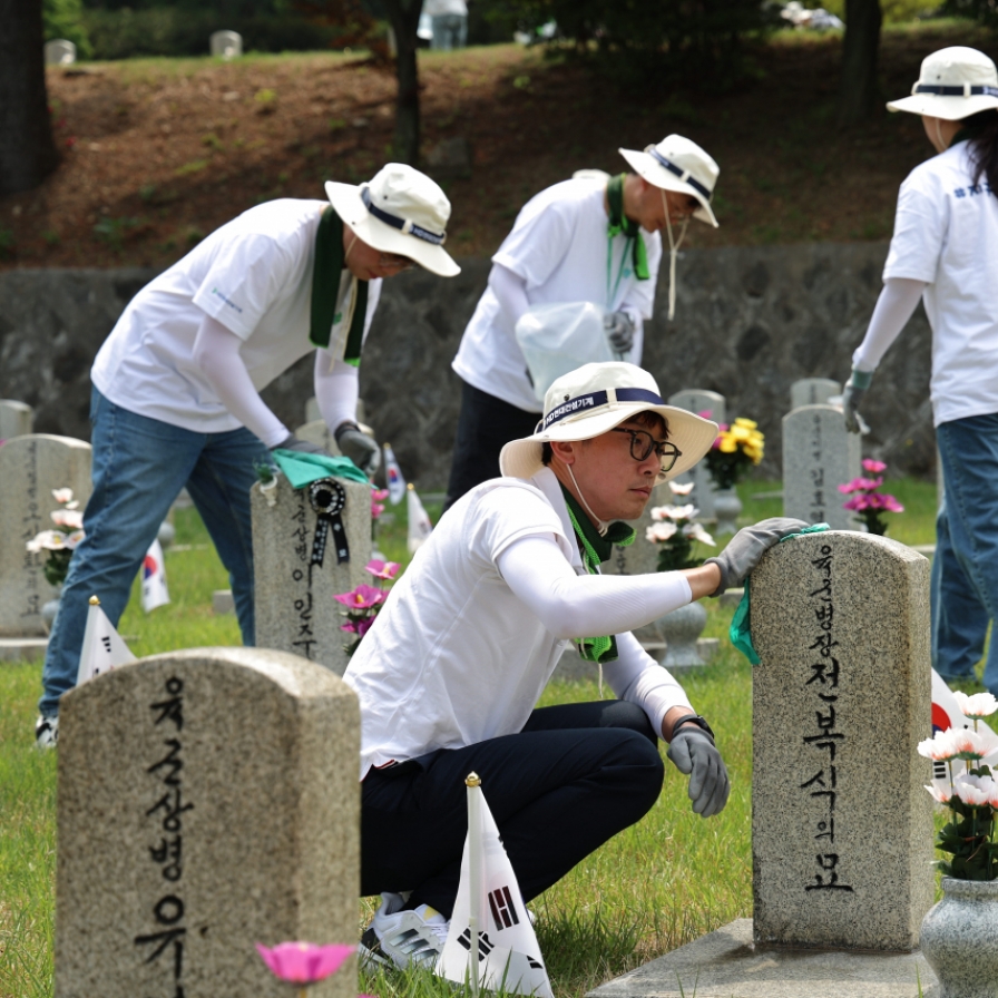 HD Hyundai marks Veterans Month with gravesite cleanups