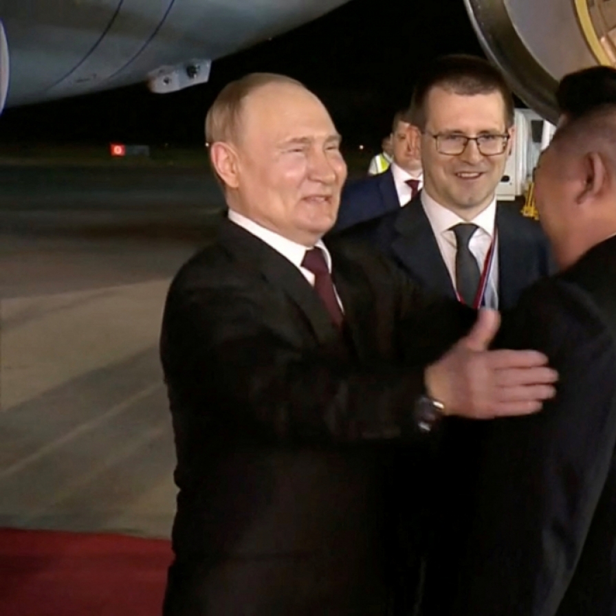 Copy_Putin arrives in N. Korea for summit with Kim: reports