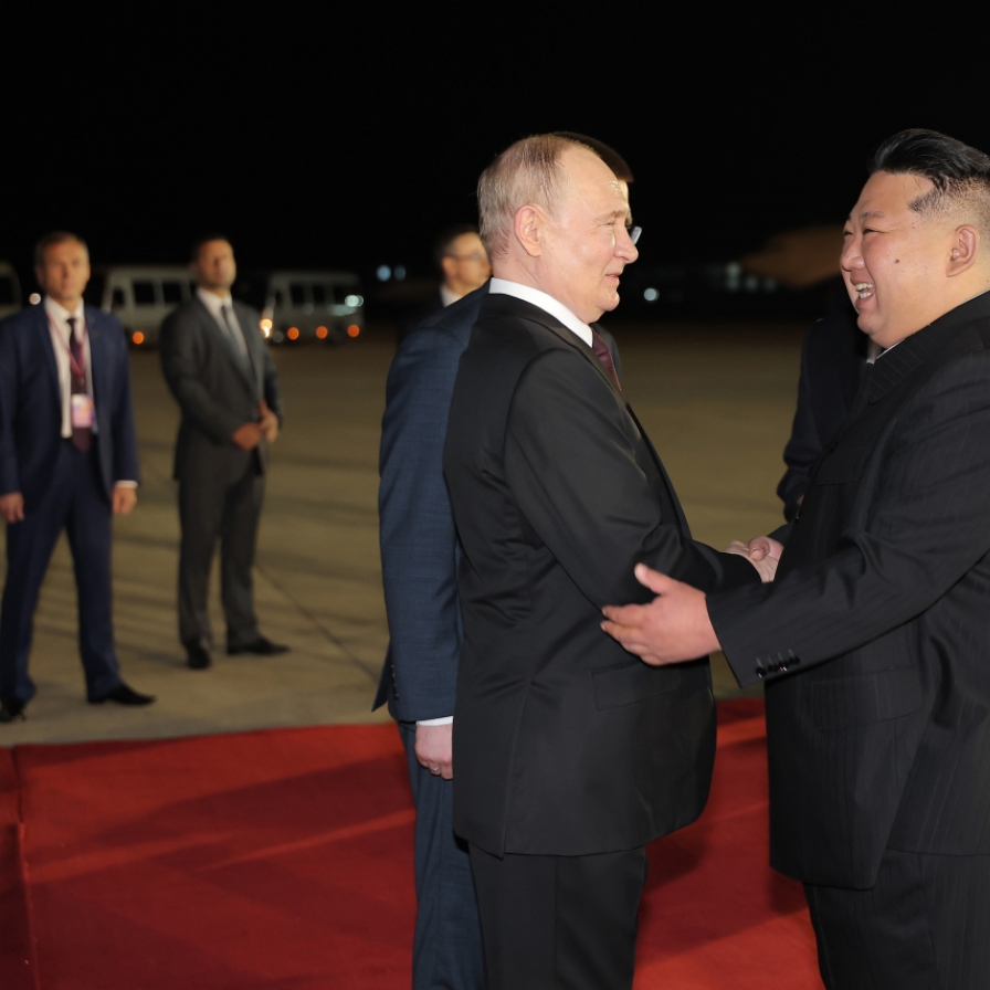 Putin arrives in Pyongyang for summit with Kim