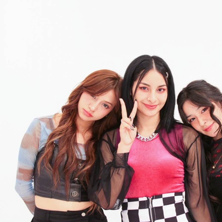 Peruvian K-pop girl group BlingOne to debut with ‘Kiss & Call’