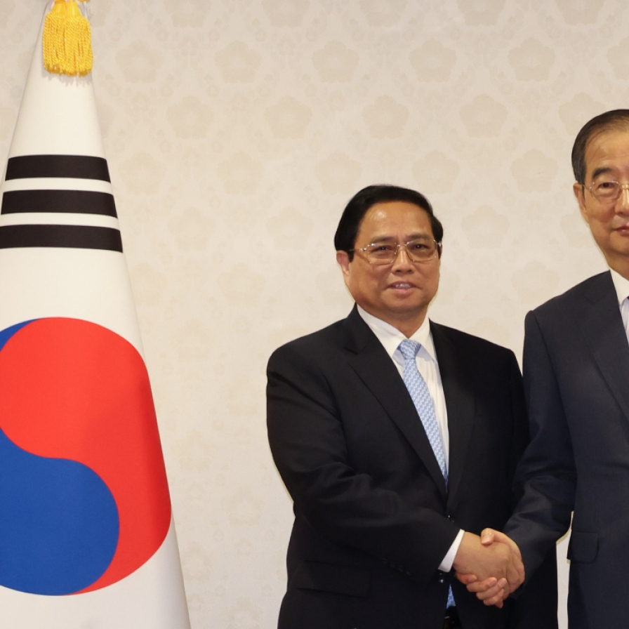 Vietnam PM voices support for denuclearization of Korean Peninsula