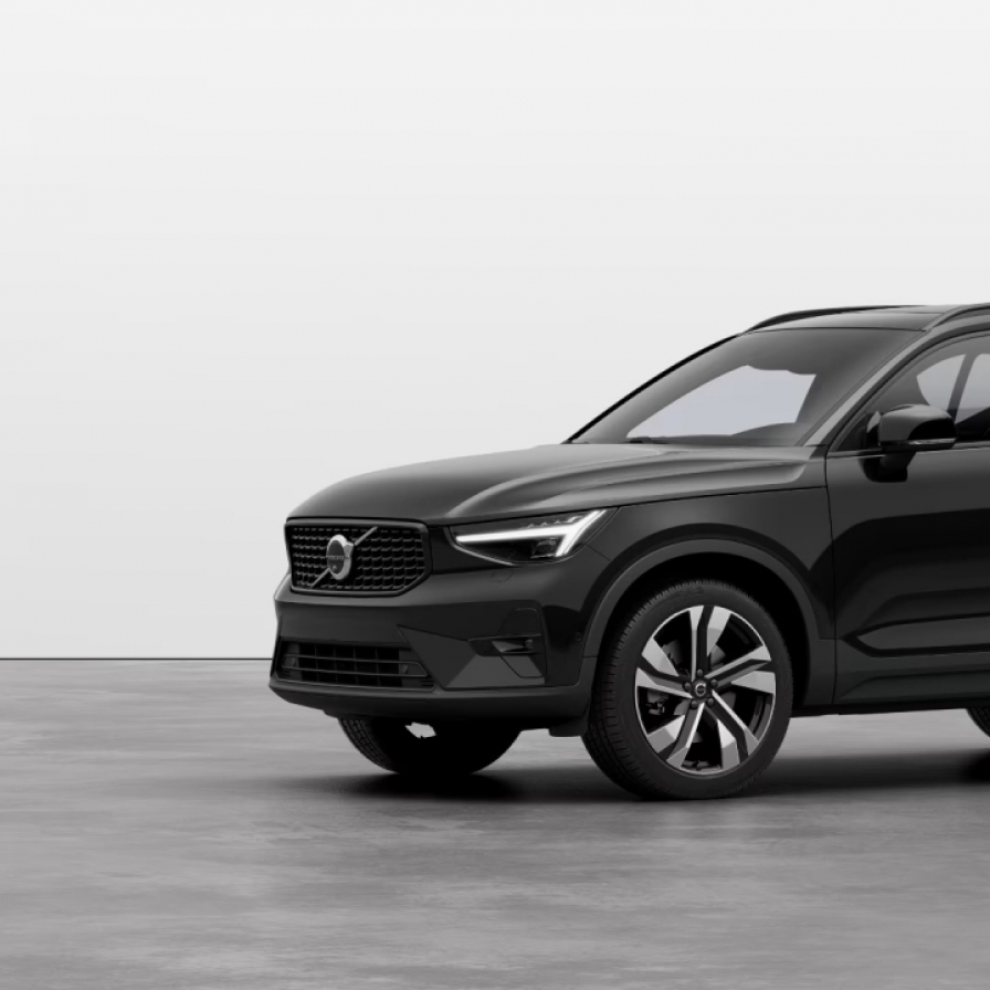 Volvo XC40 triumphs as best-selling premium compact SUV