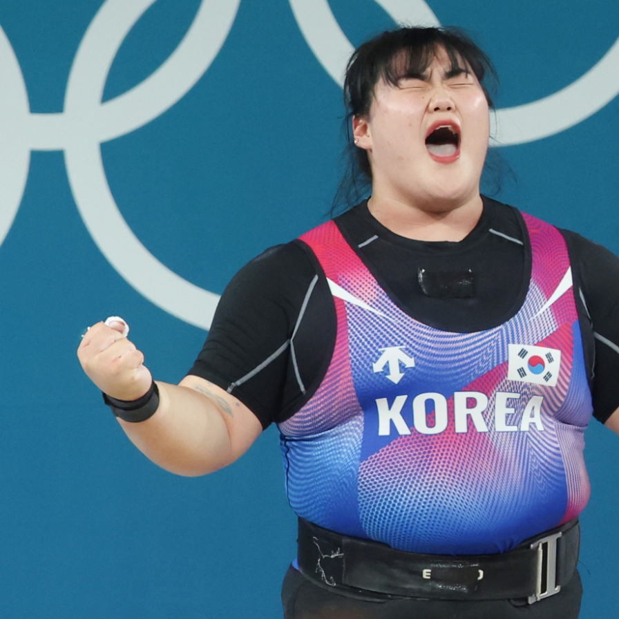 Park Hye-jeong wins silver in women's weightlifting