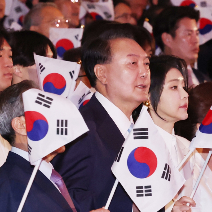 Yoon unveils unification vision in split celebration of Liberation Day