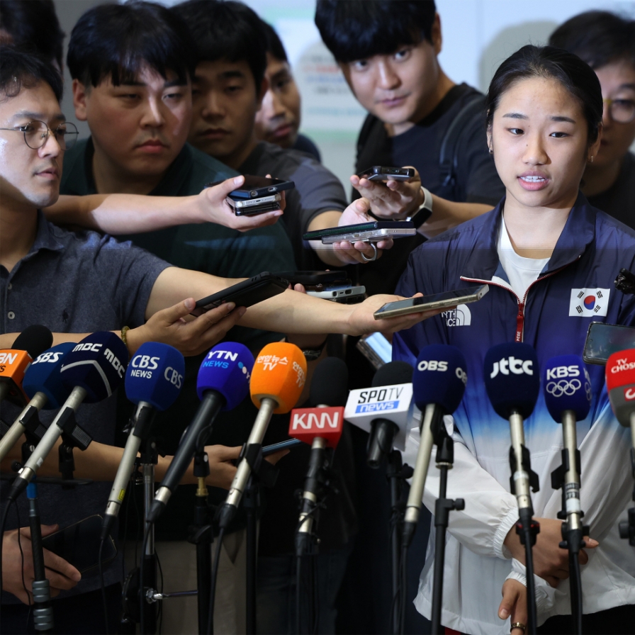 Badminton star An Se-young urges for more flexibility in support practices