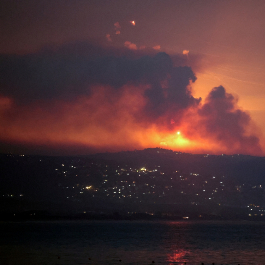 Hezbollah launches missile barrage after Israel strikes