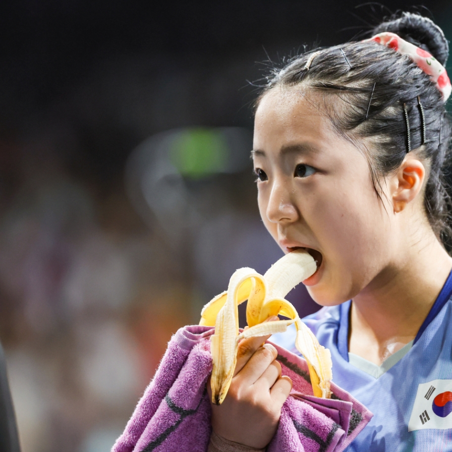 Table tennis star Shin Yu-bin lands BHC Chicken ad after Olympic snacking fame