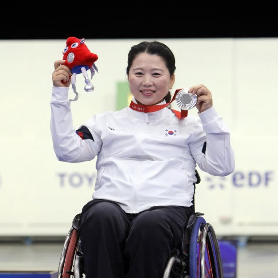 Rifle shooter Lee Yun-ri grabs silver for S. Korea's 1st medal at Paris Paralympics