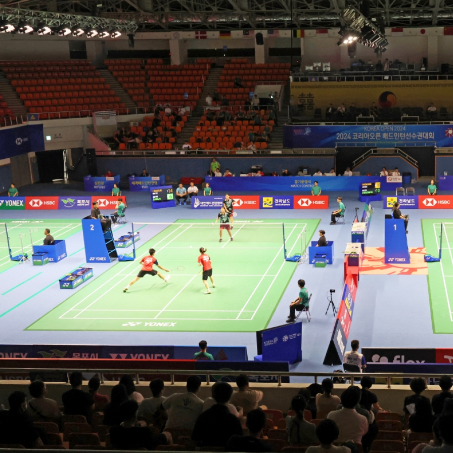 China's Lu ends badminton title drought at Korea Open