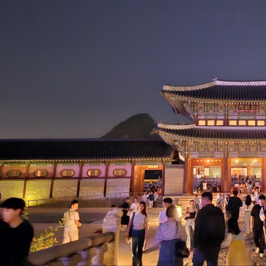 Gyeongbokgung to resume opening at night