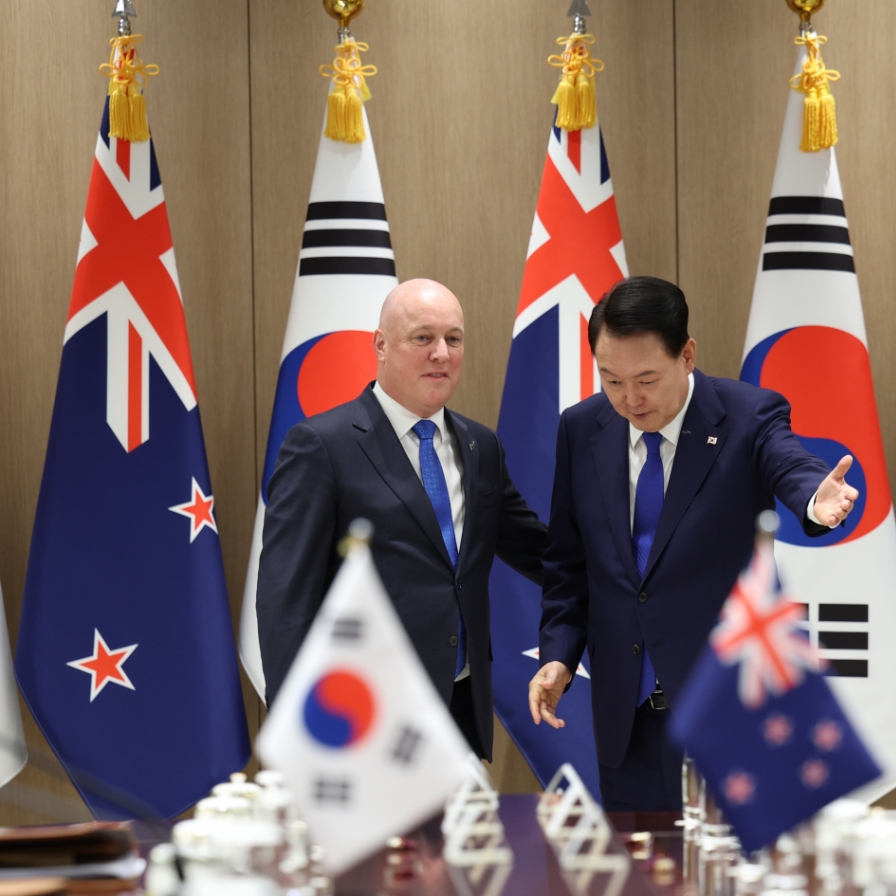 Leaders of S. Korea, New Zealand vow to elevate ties