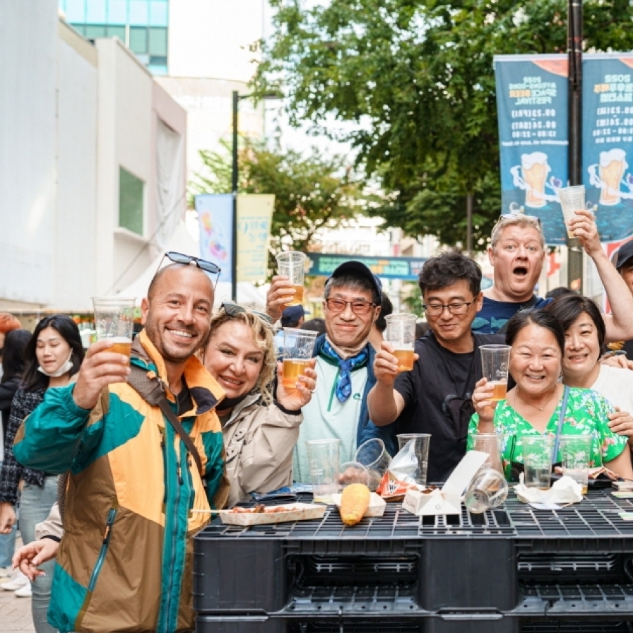 [Reporter’s Notebook] Why are so many districts in Seoul hopped up on beer fests?