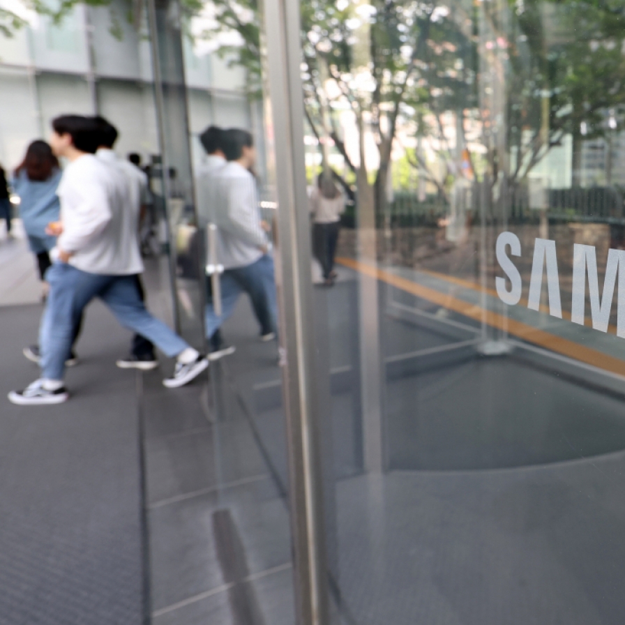 Strike hits production at key Samsung electronics plant in India