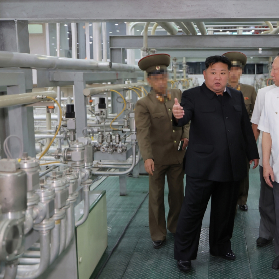 N. Korea publicly discloses uranium enrichment facility for 1st time