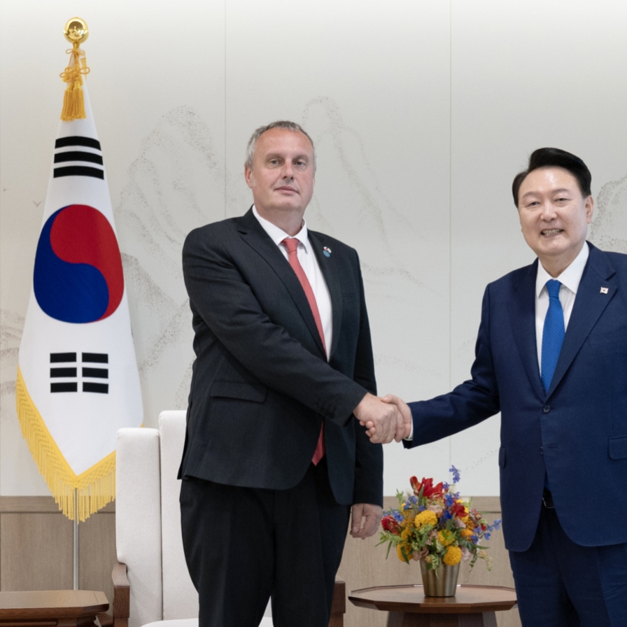 Yoon to visit Czech Republic with focus on nuclear energy cooperation