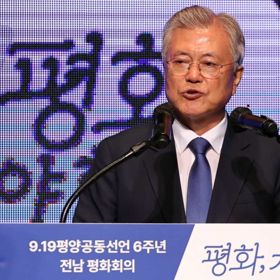 Ex-President Moon accuses Yoon gov't of creating 'most dangerous' state since Korean War