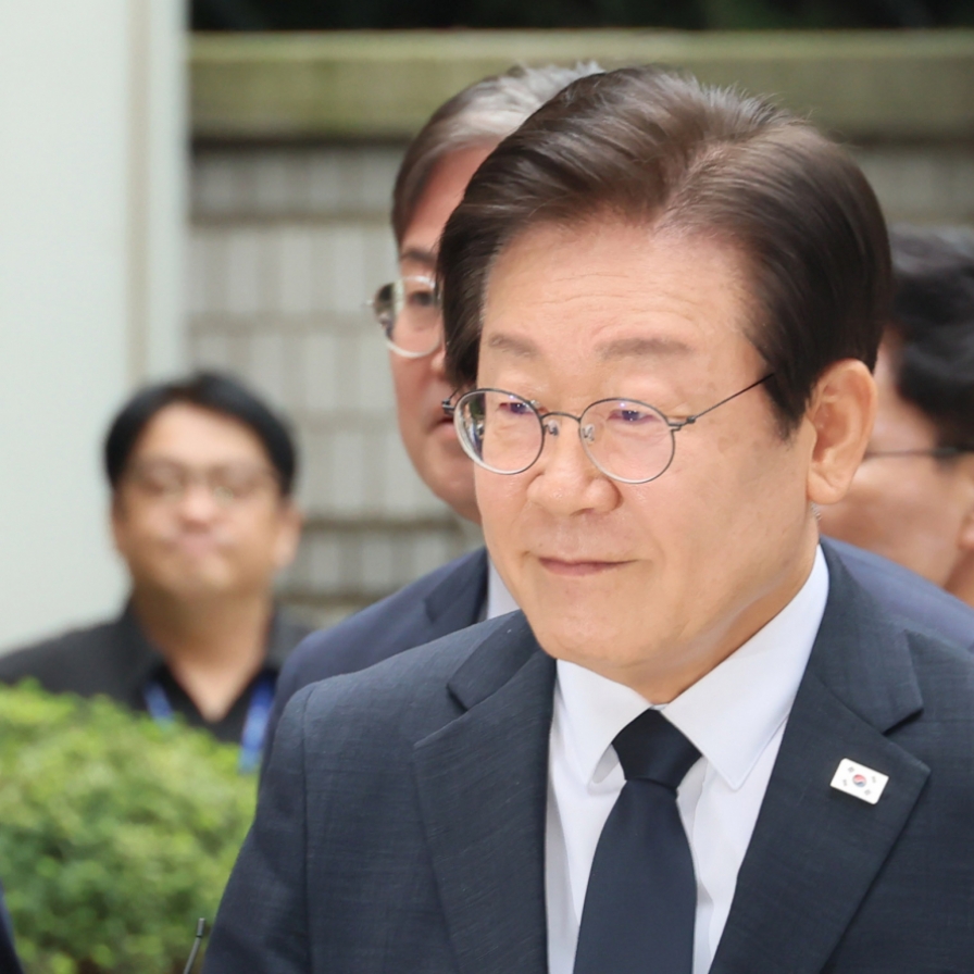 Prosecutors demand 2-year prison term for DP leader Lee Jae-myung