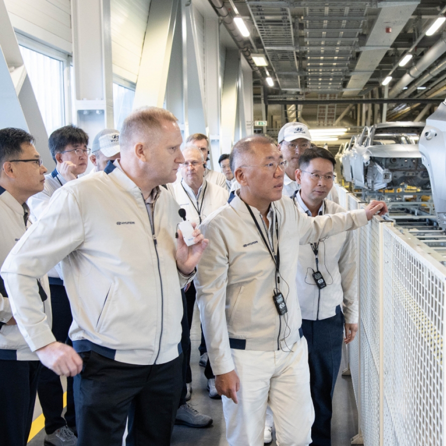 Hyundai Motor chief visits Czech plant to boost EV offerings in Europe