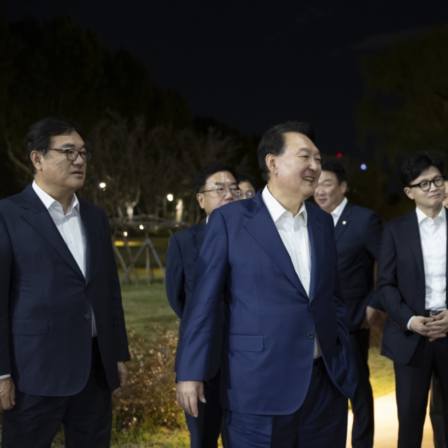 Yoon, ruling party leadership face criticism over ‘meaningless’ dinner