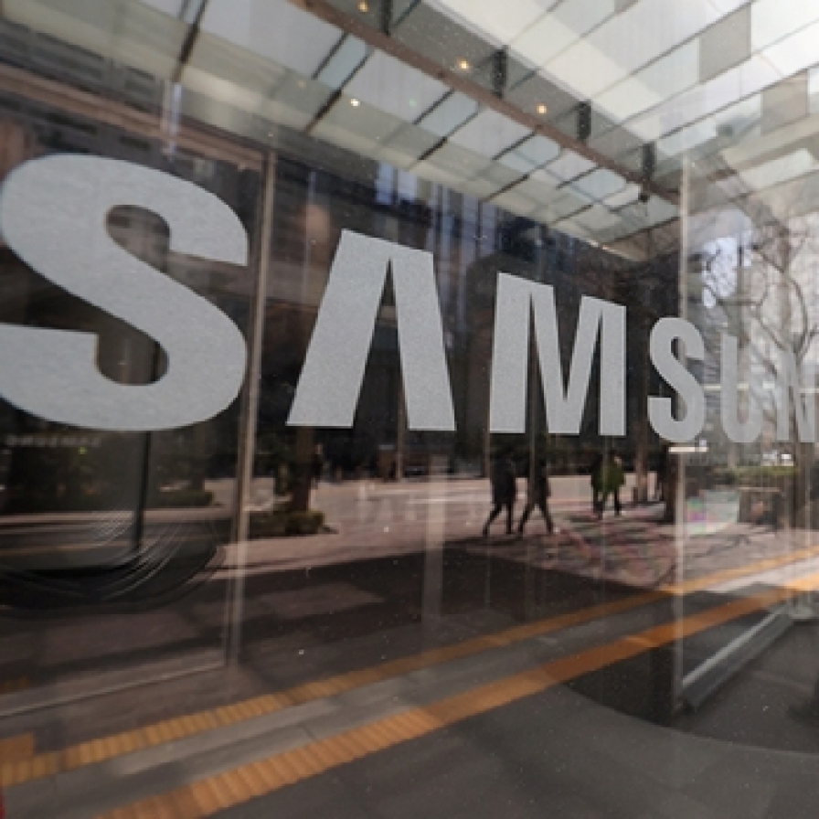 Samsung tightens its belt amid crisis winds