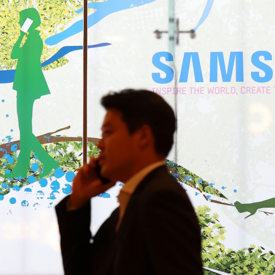 Samsung's chip head apologizes as Q3 earnings miss estimates