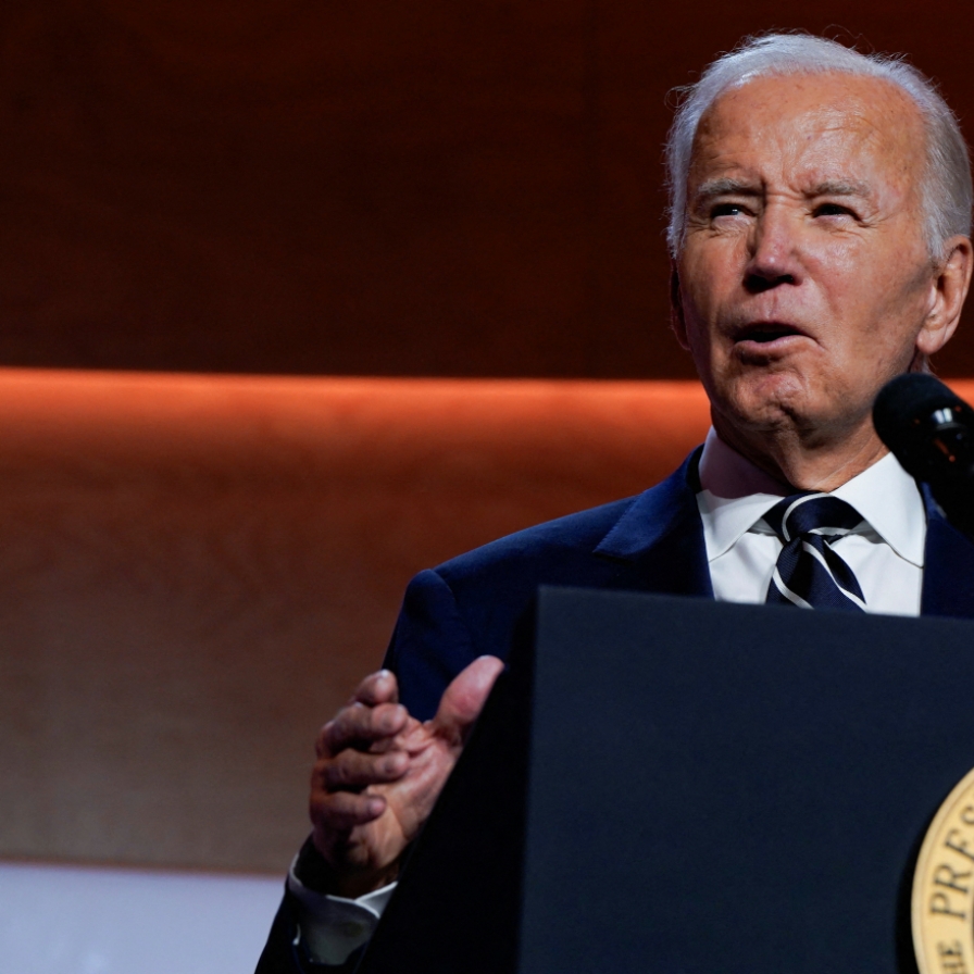 Biden proposes holding trilateral summit this year