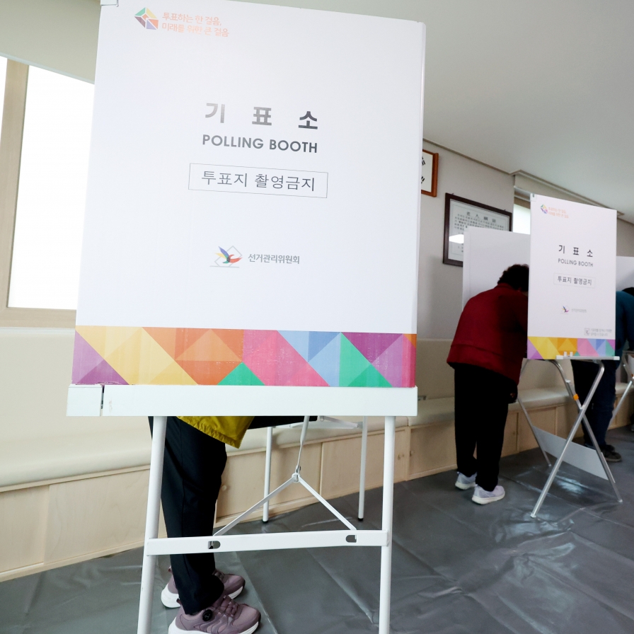 S. Koreans head to polls in local by-elections