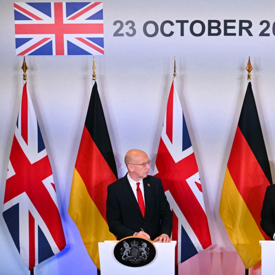 UK and Germany sign 'milestone' defense deal