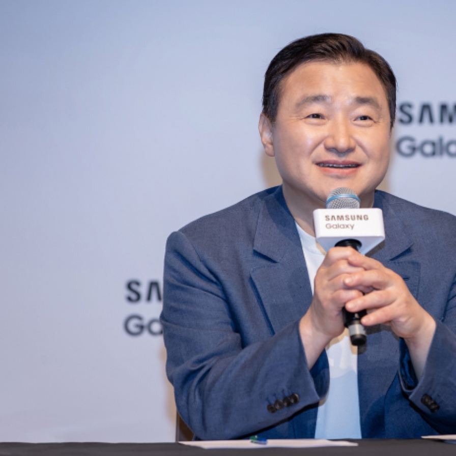 Samsung mobile chief upbeat on Galaxy S24 sales