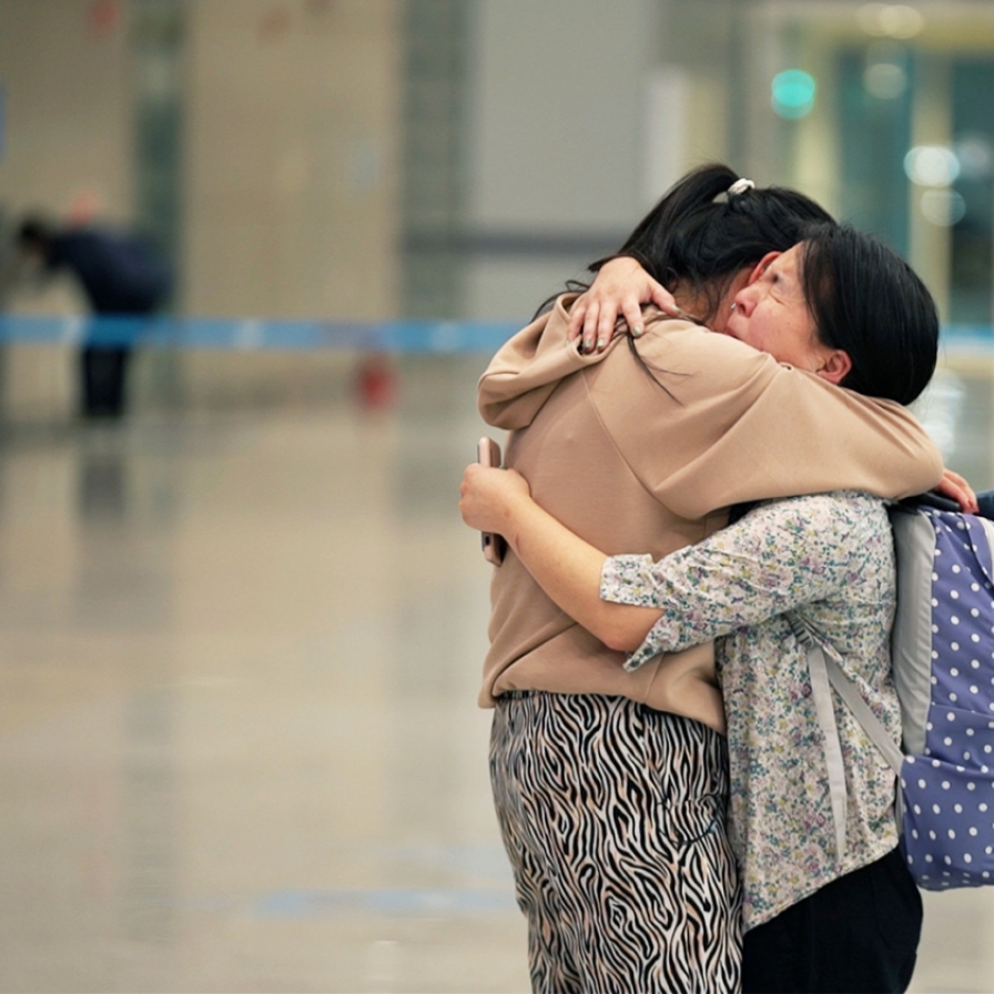 [Exclusive] Korean adoptee sisters meet for the first time in 39 years