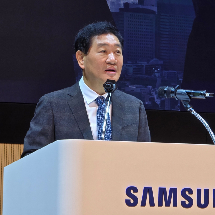 Samsung CEO calls for unrivaled technological leadership