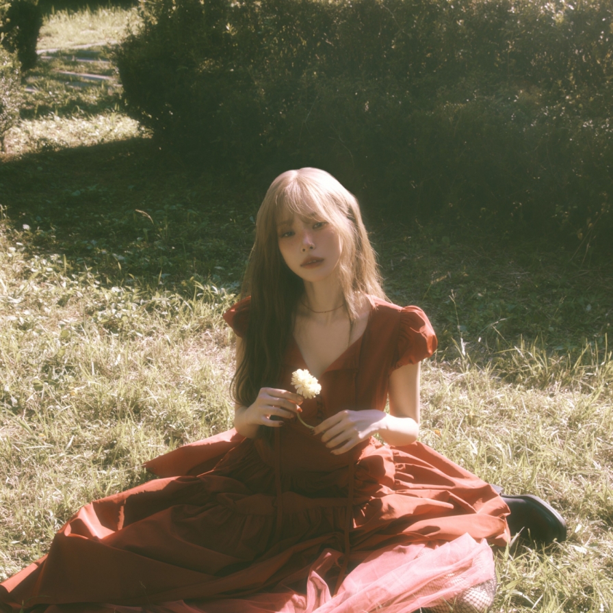 [Herald Interview] Heize explores depths of longing in new EP ‘Fallin’