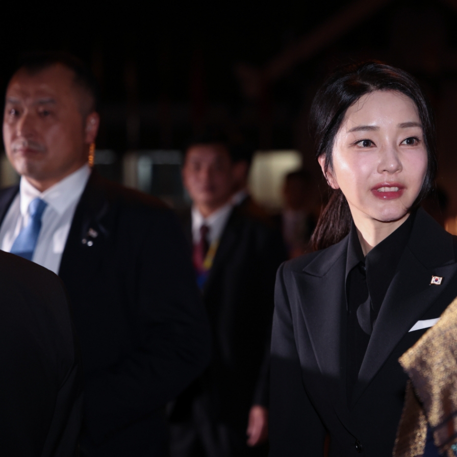 First lady to keep low profile as Yoon’s ratings hit new low