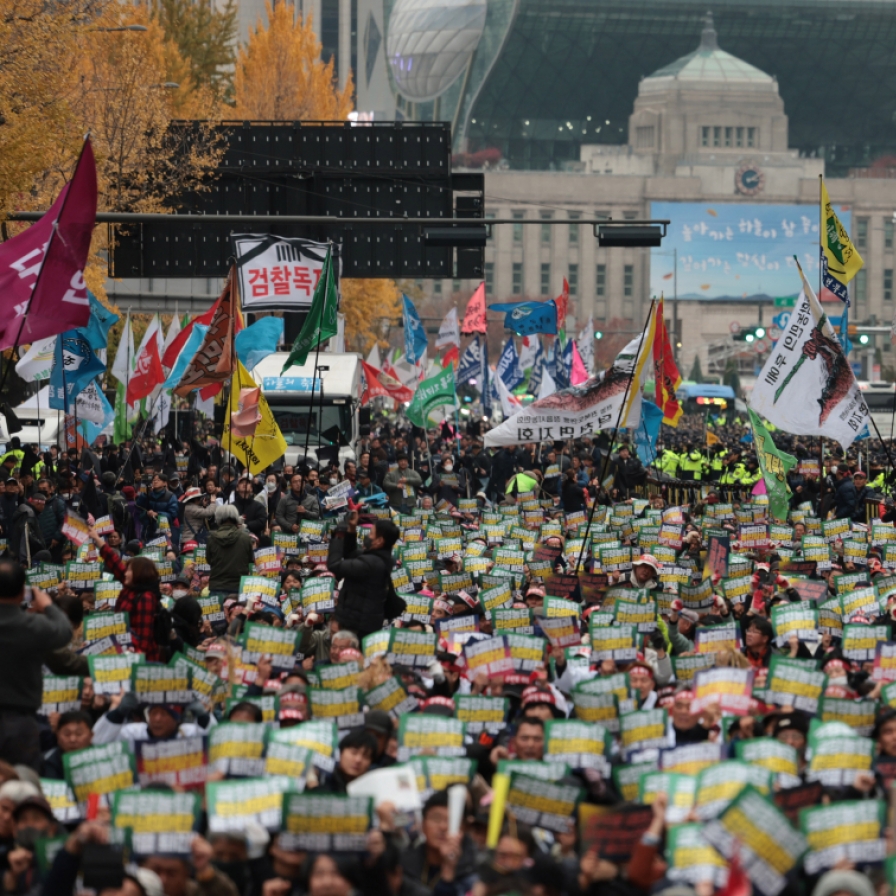 Labor, farmer groups stage large-scale rallies in central Seoul