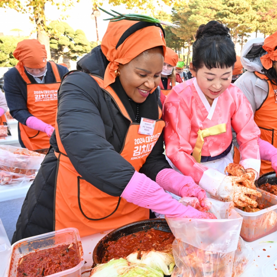 Korea Kimchi Grand Festival transcends politics, nationality to help needy