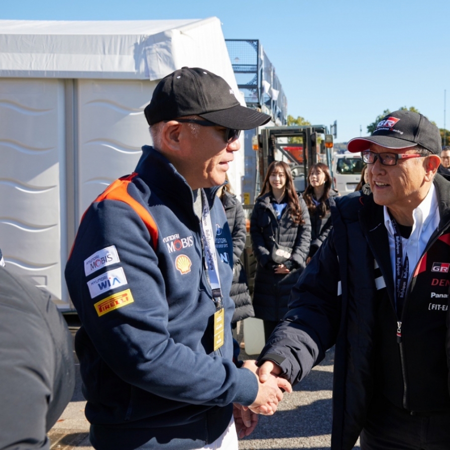 [Photo News] Hyundai, Toyota chiefs at WRC finale