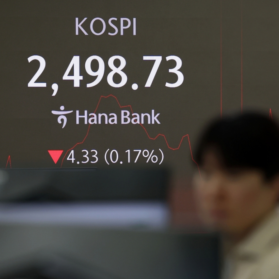 Seoul shares open lower on tech slump