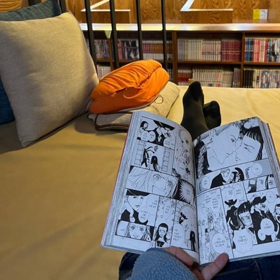 [Weekender] Comic book cafes: Korea's nostalgic escape for all ages