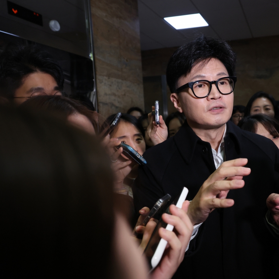 Ruling party leader maintains stance of suspending Yoon Suk Yeol from his position